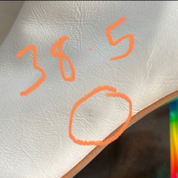 KURT GEIGER LONDON
RAINBOW STRUT WHITE LEATHER BOOTS - Picture 10 of 15